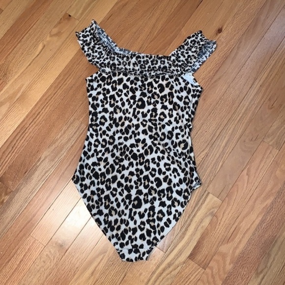 Old Navy Leopard Off Shoulder One-Piece Swim‎ animal print - Picture 5 of 9
